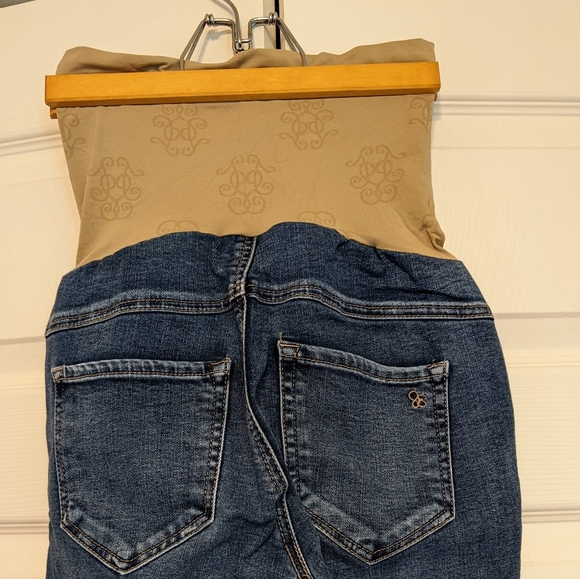 Jessica Simpson Maternity Skinny Jeans - Picture 2 of 3